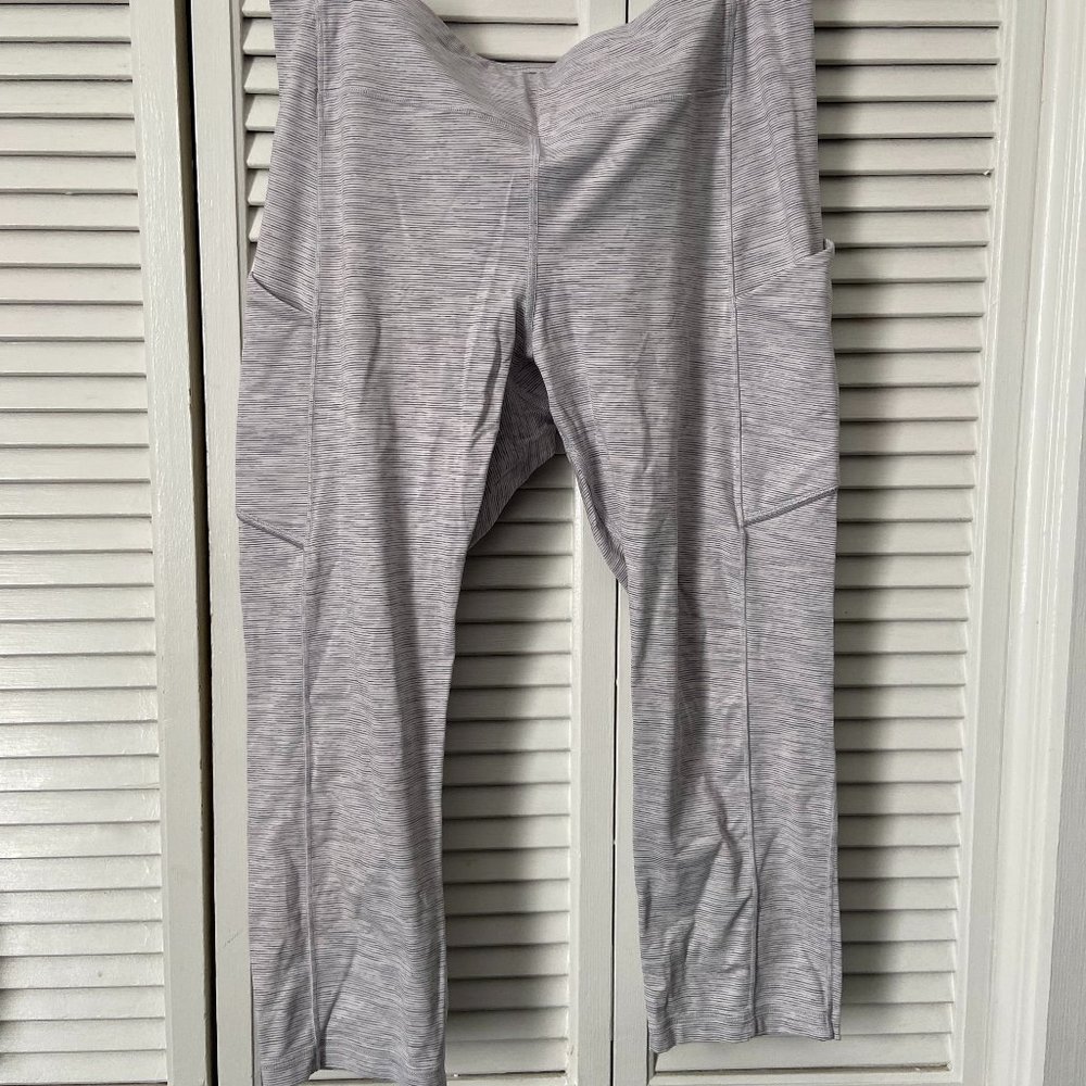 Lululemon Speed Up Crop 21”